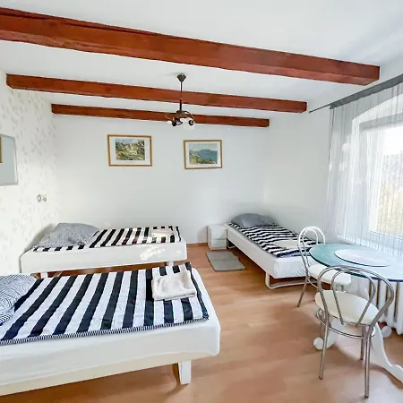 Farm stay Chwalimie Okonek